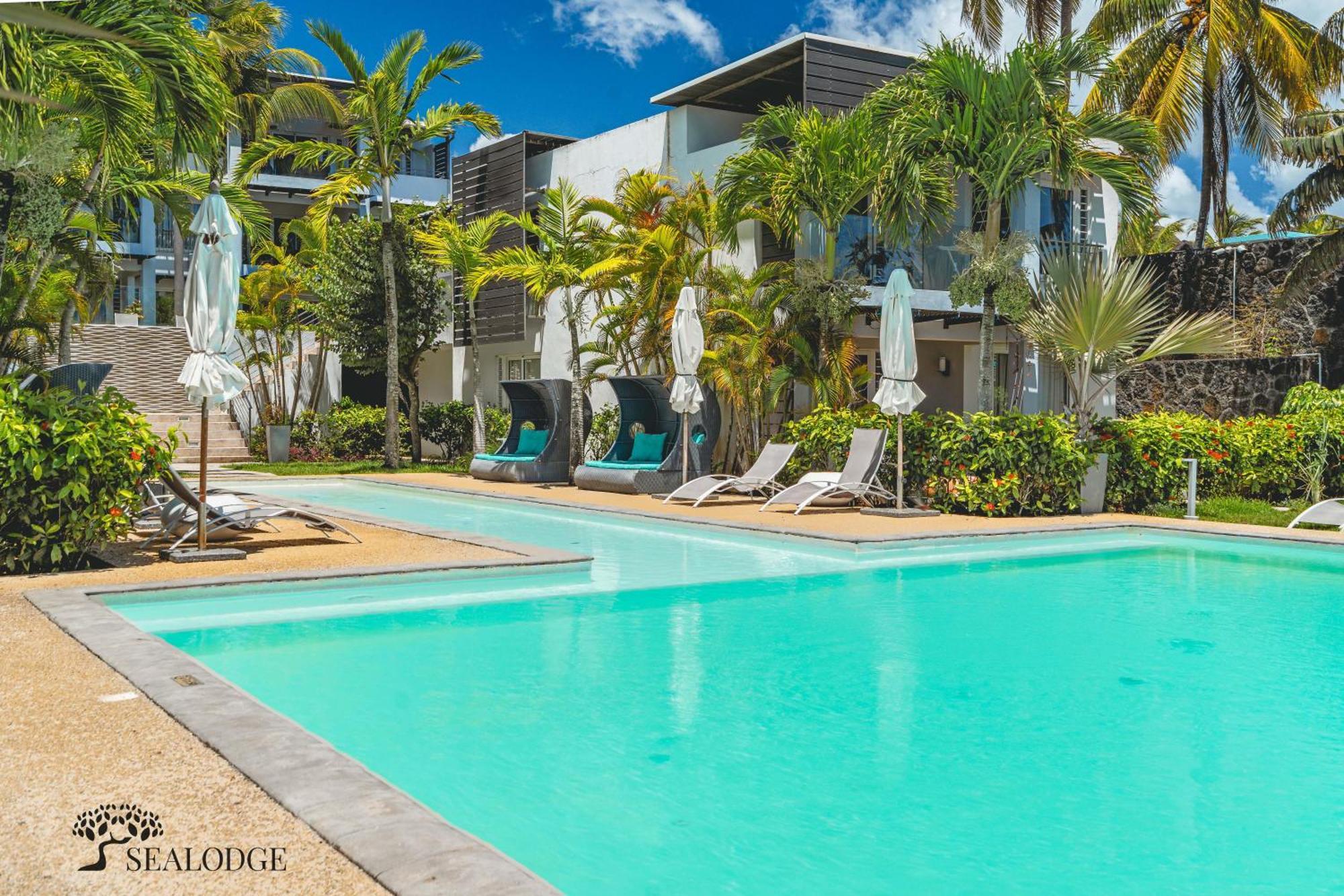Kanope Bay - Holiday Beachfront Apartments Pointe aux Biches Kültér fotó