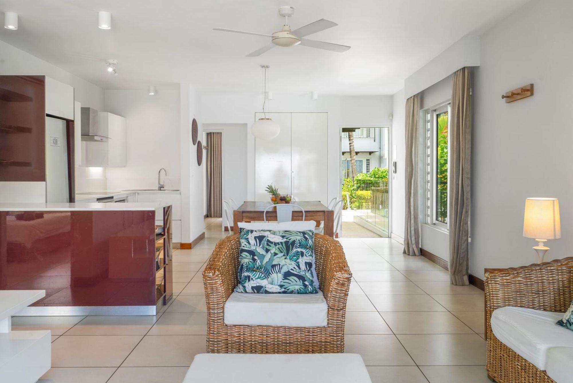 Kanope Bay - Holiday Beachfront Apartments Pointe aux Biches Kültér fotó