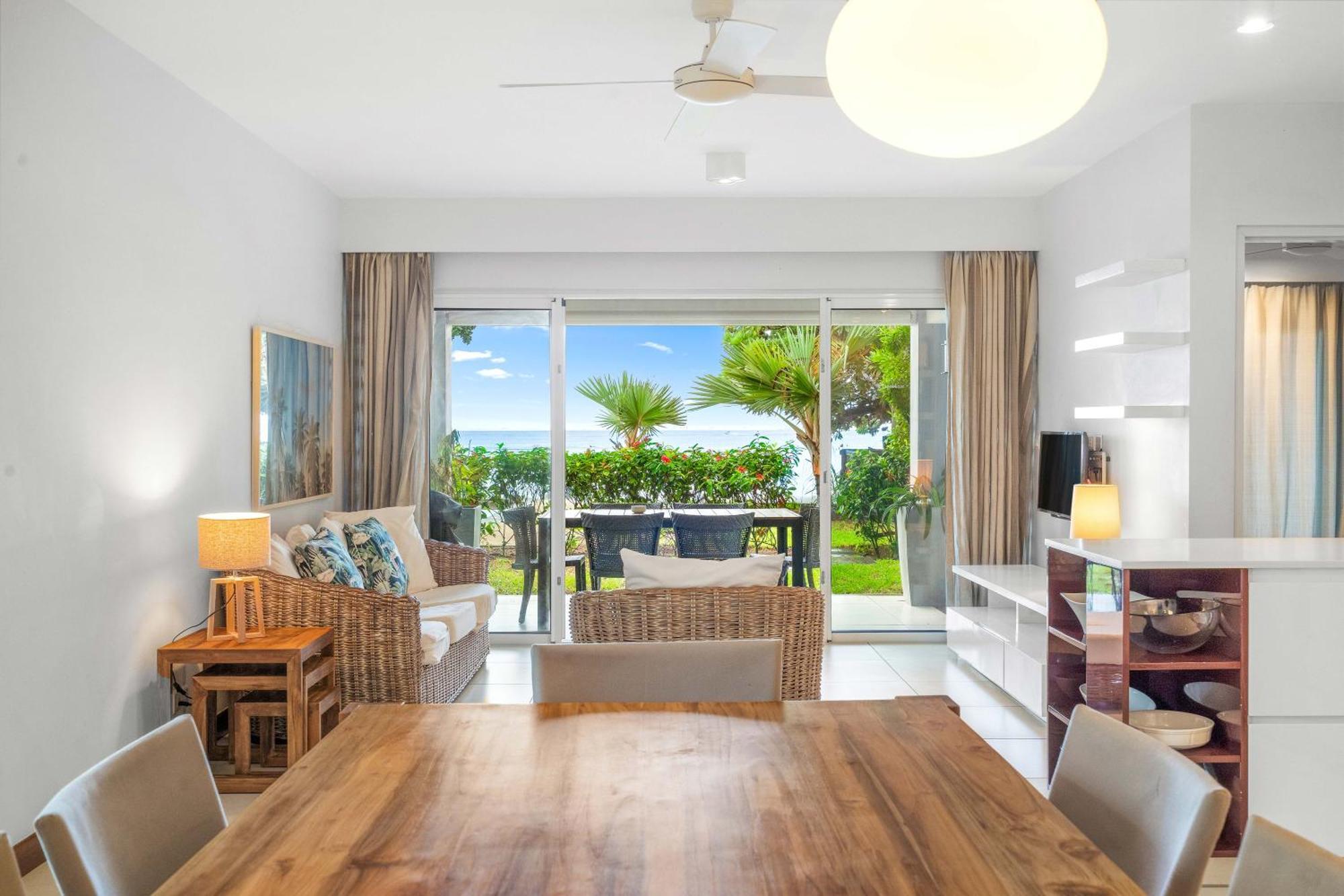 Kanope Bay - Holiday Beachfront Apartments Pointe aux Biches Kültér fotó